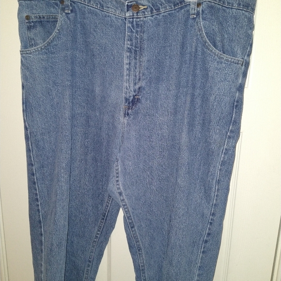 Wrangler Blue Medium Wash Denim Jeans Men's sz 42x34. - Picture 3 of 6